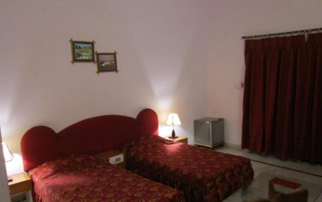 Hotel Surya Κχατζουράχο Δωμάτιο φωτογραφία